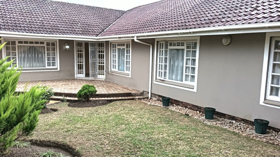 4 Bedroom Property for Sale in Beacon Bay Eastern Cape